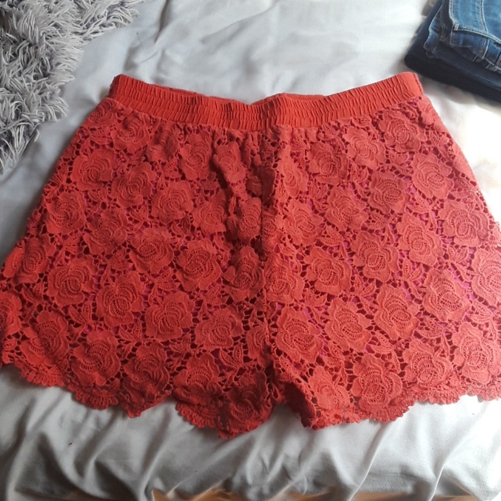 Shorts - Picture 2 of 3